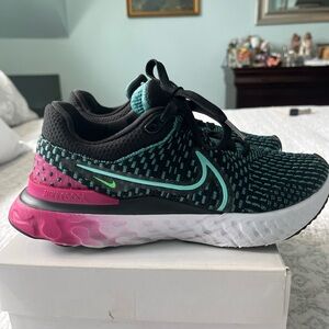 Women's Nike React Infinity Run Flyknit 3